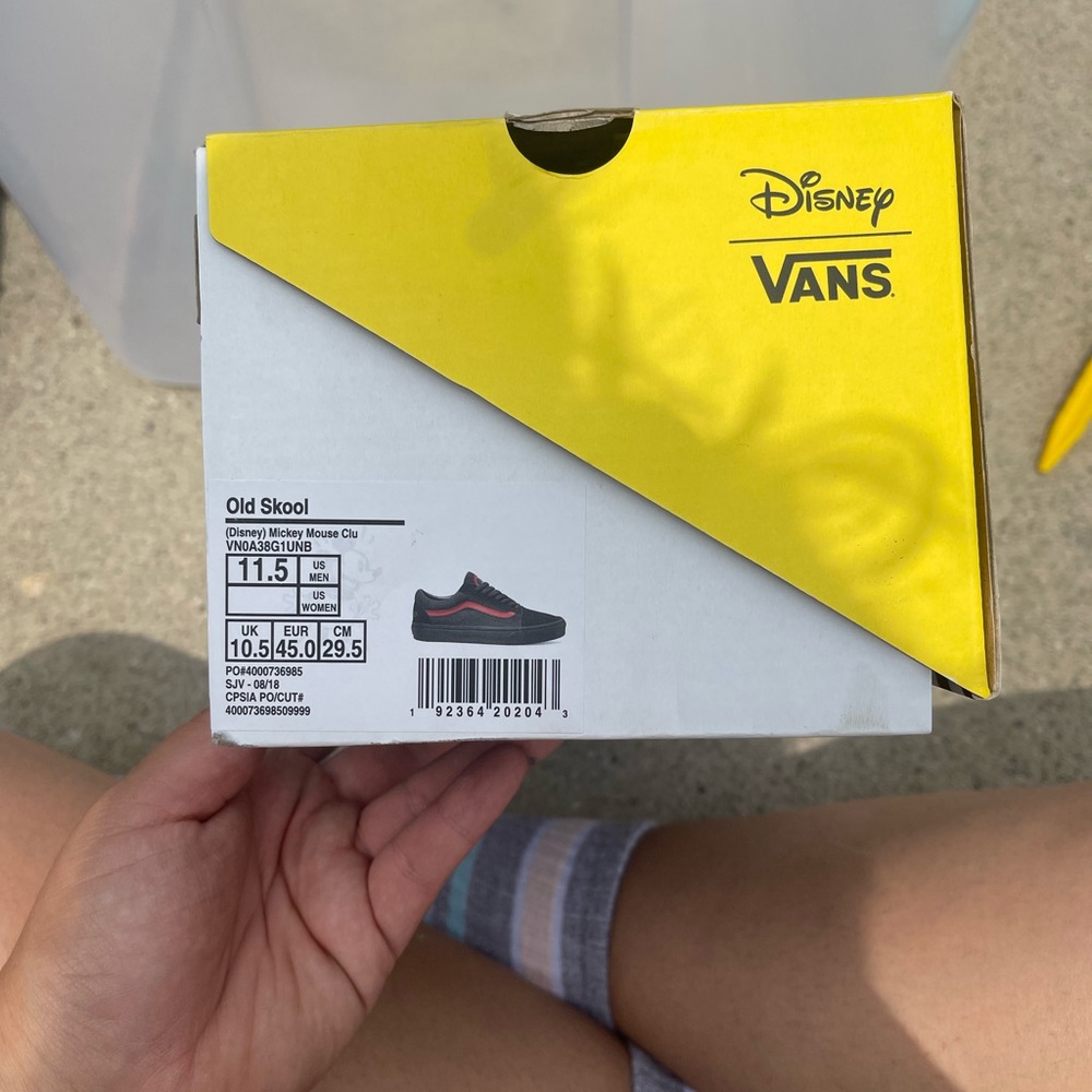 Vans x Disney - Picture 2 of 6